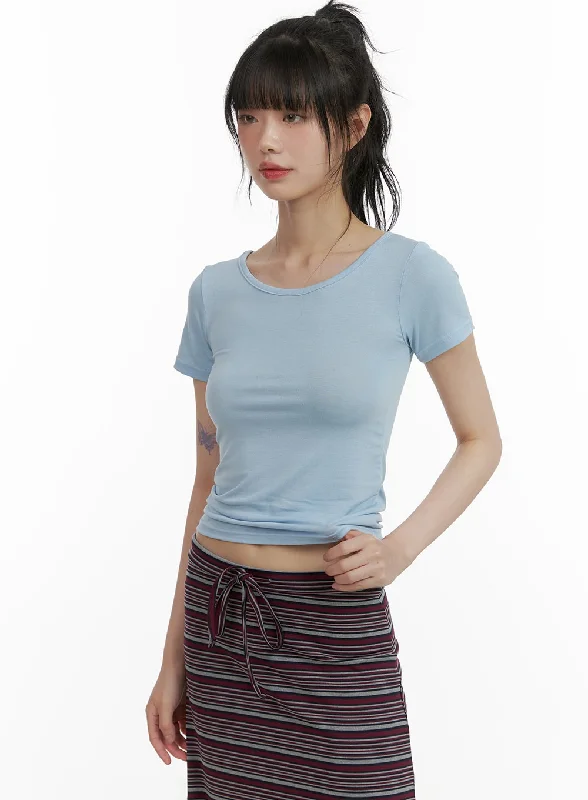 Weekend Savings Spectacular Solid Round Neck Crop Top CU410