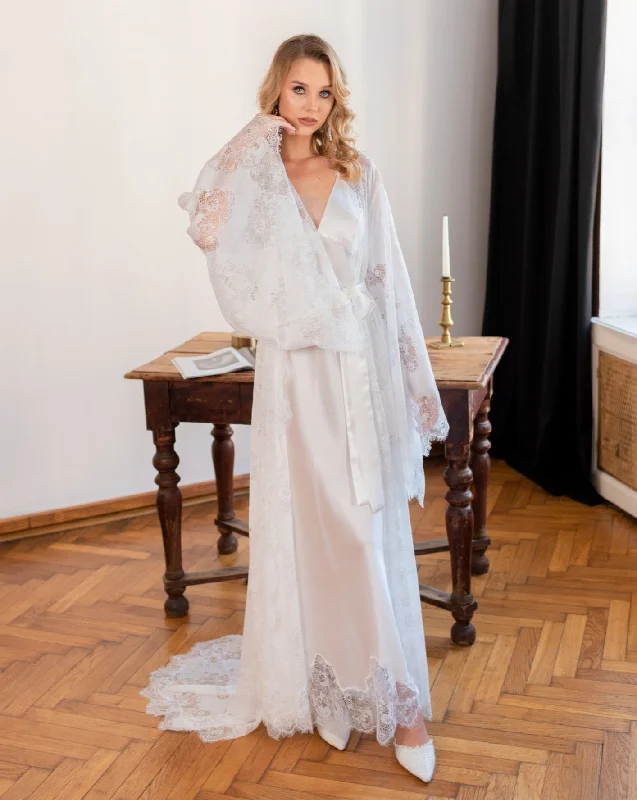 Weekend Deals That Please Annabelle Robe and Nightgown Set