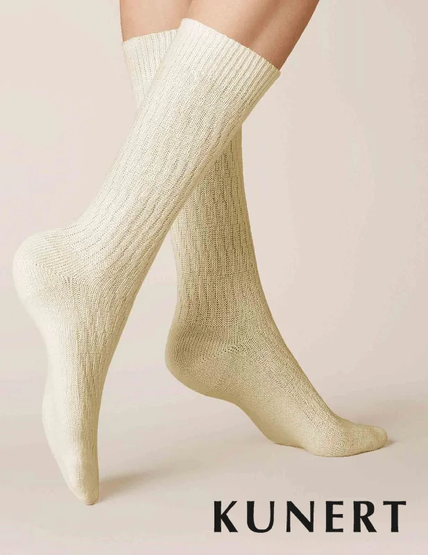 Weekend Savings Delight Kunert Knitted Diagonal Woolen Sock White 236410