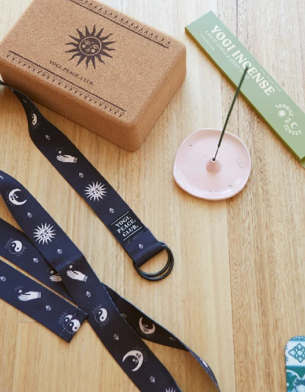 Weekend Bargains to Relish Yoga Accessories Pack