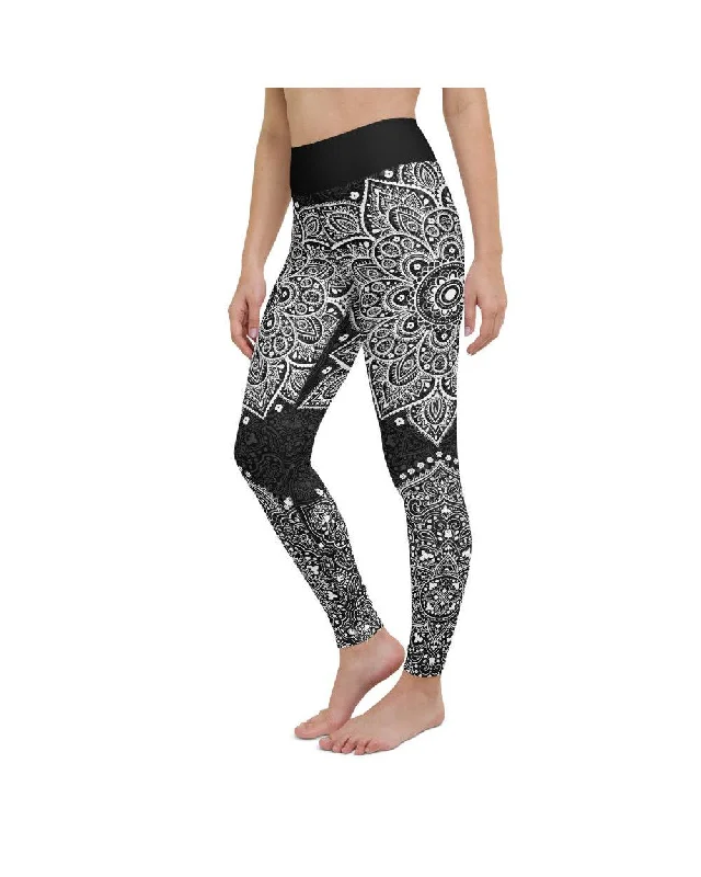 Online Exclusive B&W Mandala Yoga Pants