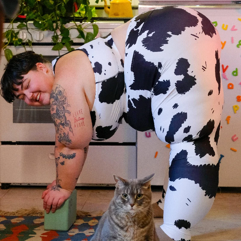 Weekend Deals That Please Cow Pose Print Leggings (2XL-6XL)