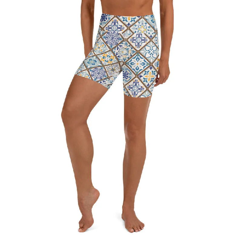 Steal Deal Floral Tile Print Yoga Shorts
