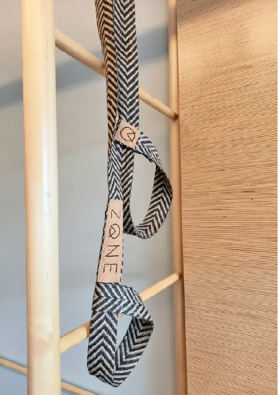 Weekend Bargains to Savor Jute Yoga Strap in Black/Natural 140cm