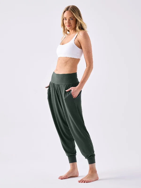 Unwind with Weekend Discounts Nomad Relax Pant - Forest