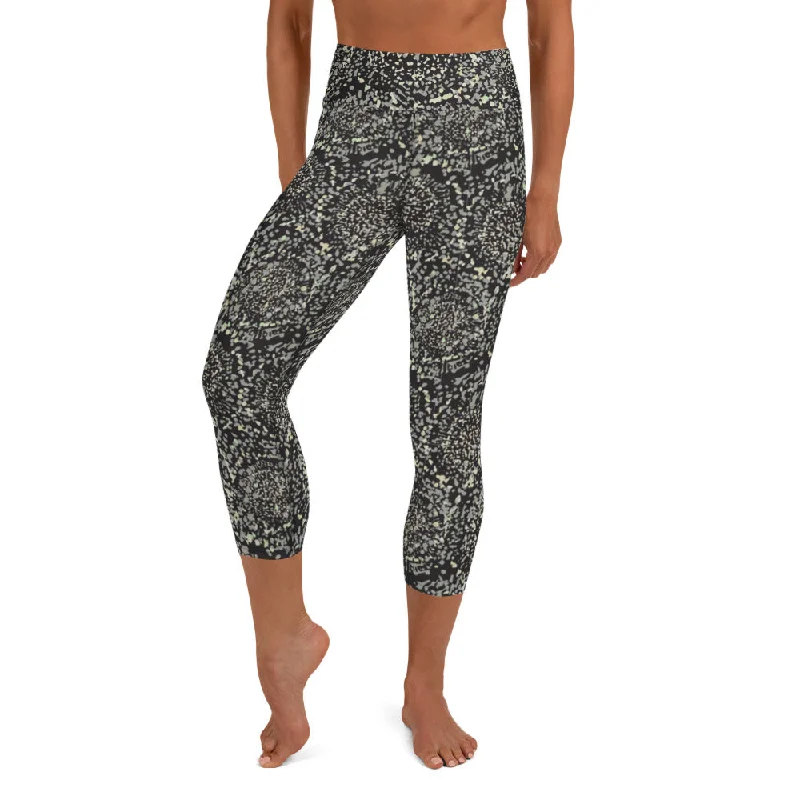Weekend Bargains to Grab Yoga Capri Leggings in Grey Abstract Floral Print